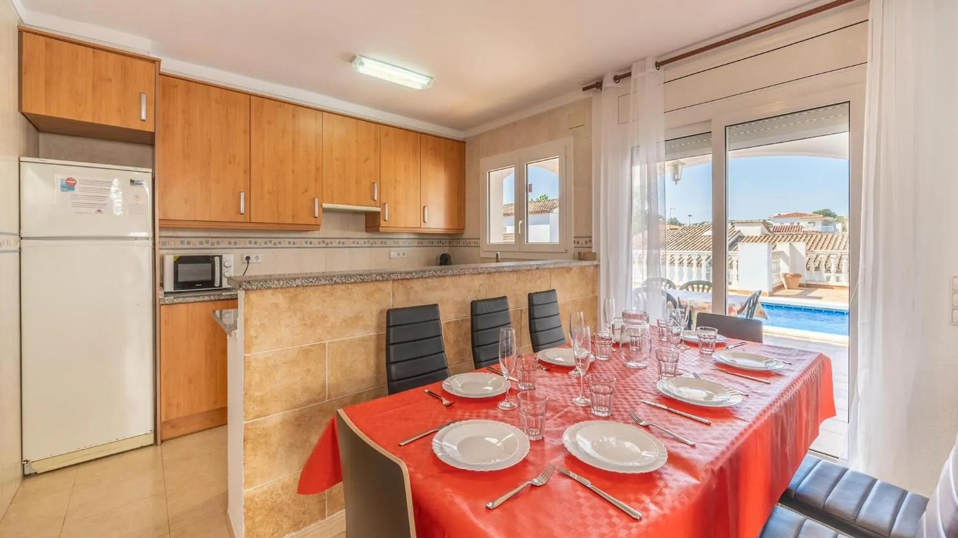 Newly Renovated Villa Ideal For Families L' Escala