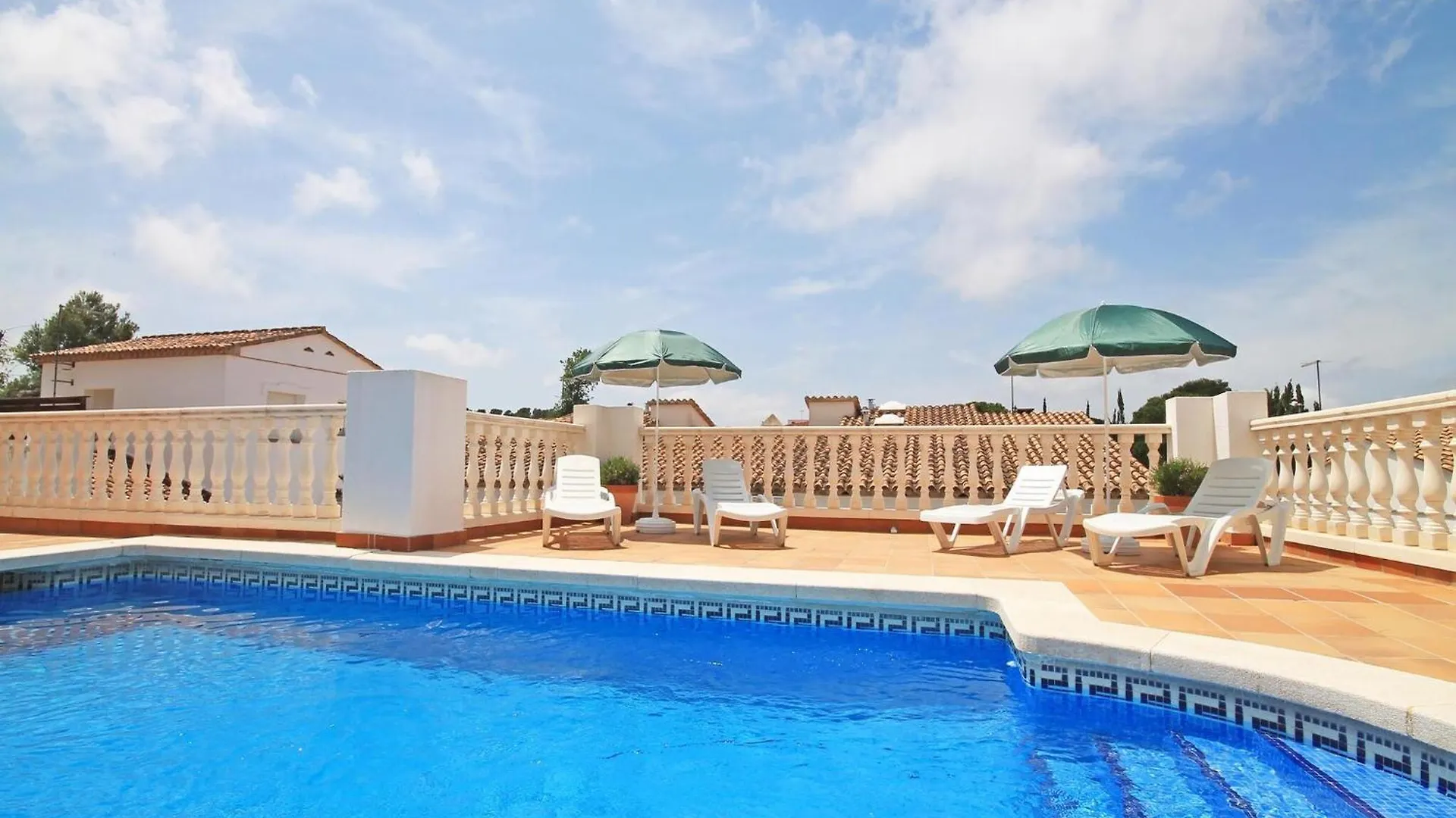 Newly Renovated Villa Ideal For Families L' Escala
